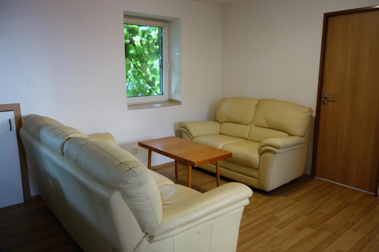 Apartman Hulin, Chrastany - Bily Buitenkant foto