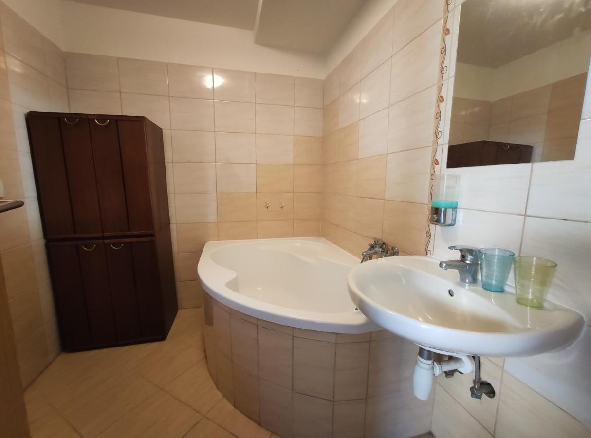 Apartman Hulin, Chrastany - Bily Buitenkant foto